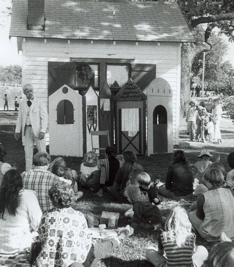 Puppet Stage, Mark Twain, & audience